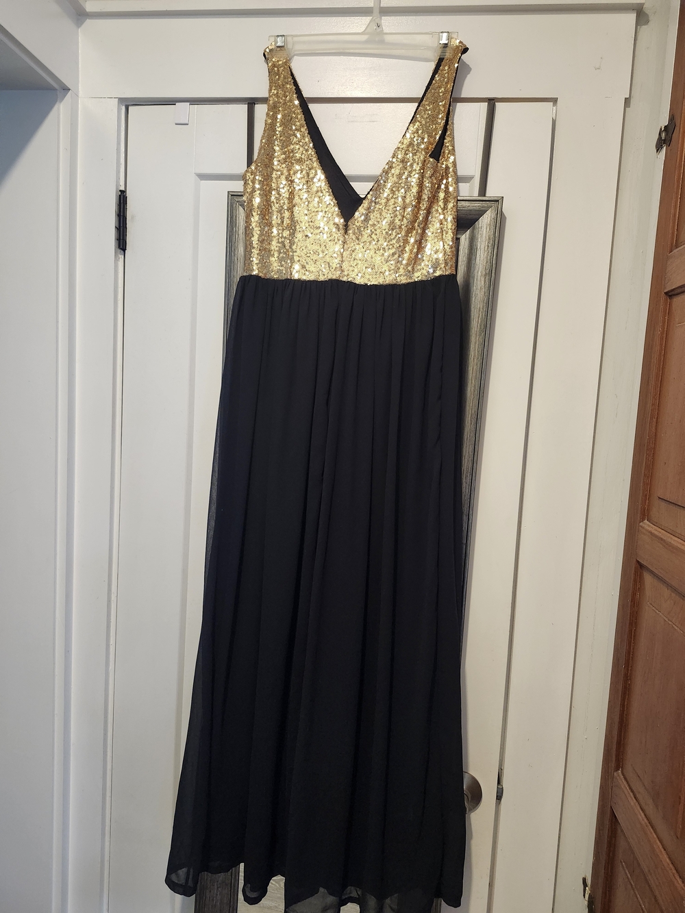 Gold Sequin Top Black Skirt V-Neck Party Dress Gown